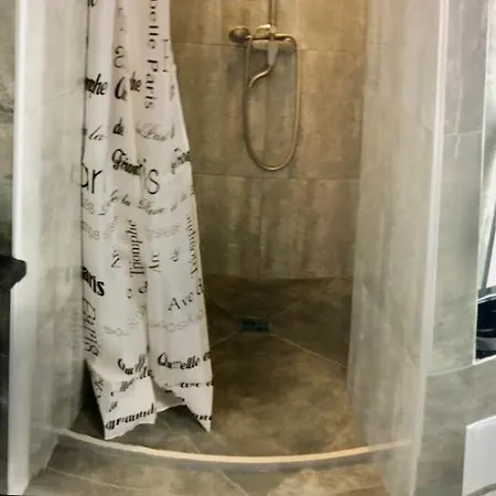 Kotlyarska Apartment *